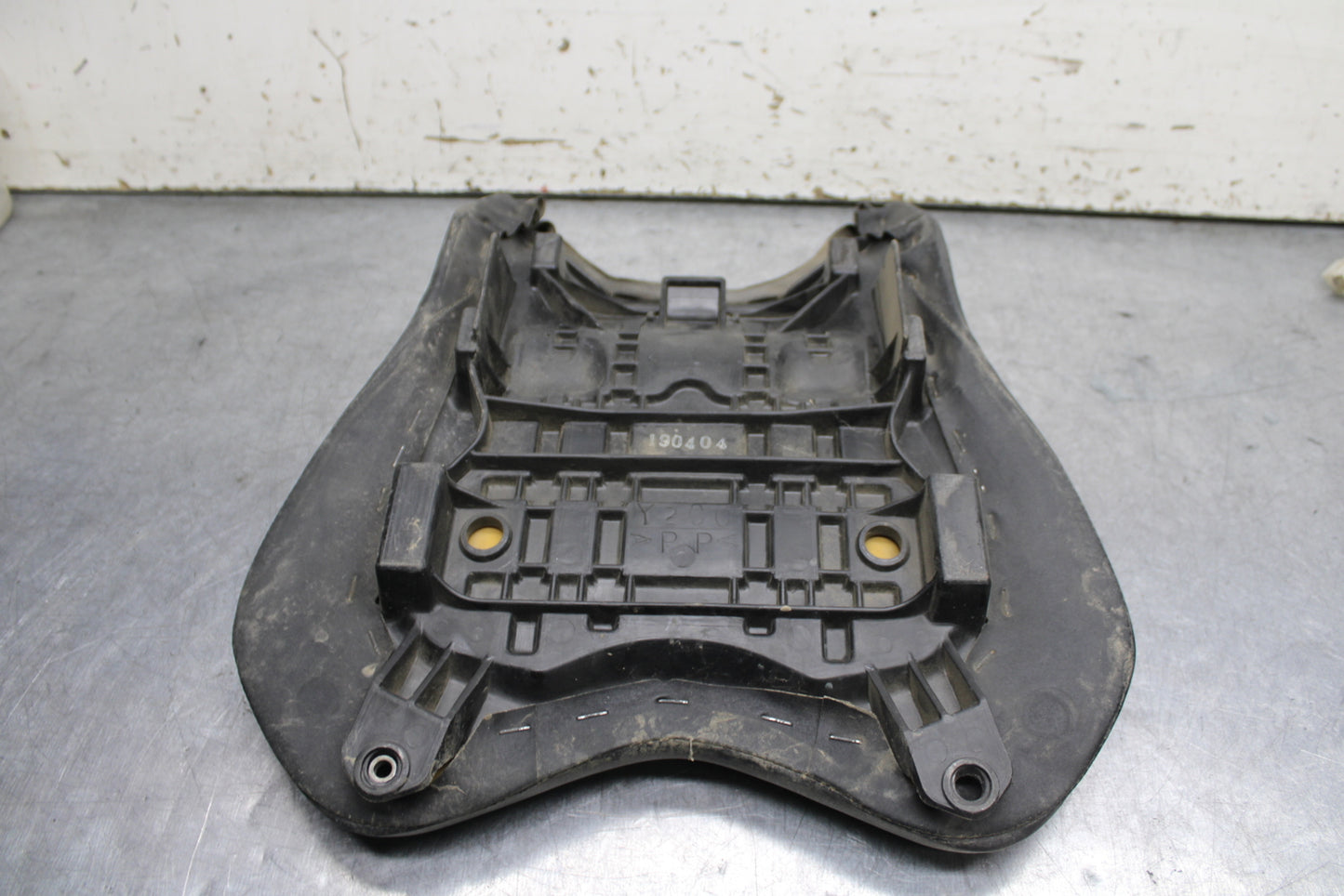 06-07 YAMAHA YZF R6 FRONT DRIVERS SEAT PAD SADDLE PILLION BB742