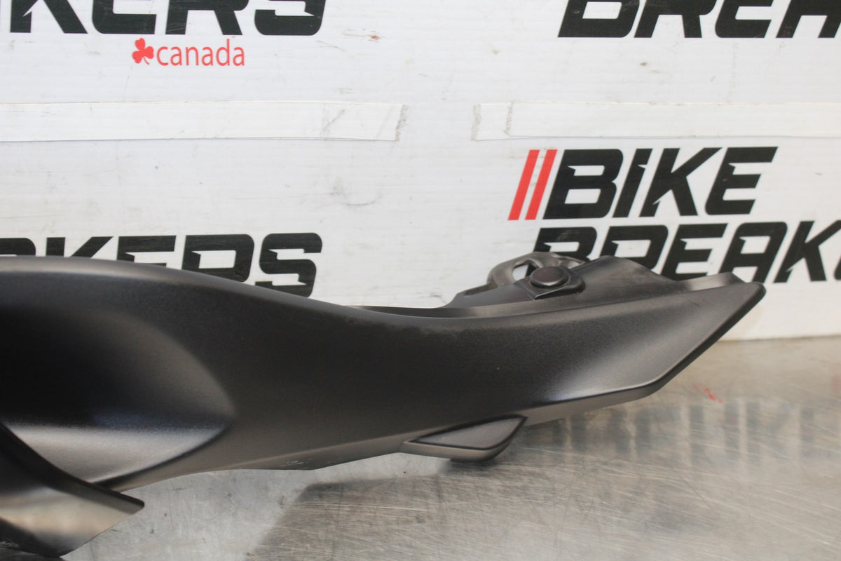 23-24 YAMAHA MT-07 RIGHT REAR BACK TAIL FAIRING COWL SHROUD BB927