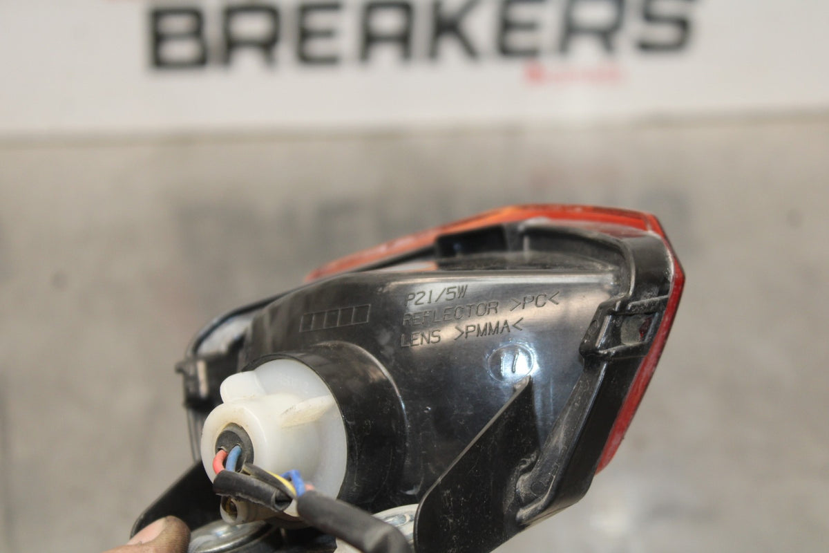 09 KAWASAKI NINJA 250R REAR TAIL TAILLIGHT BACK BRAKE LIGHT BB824