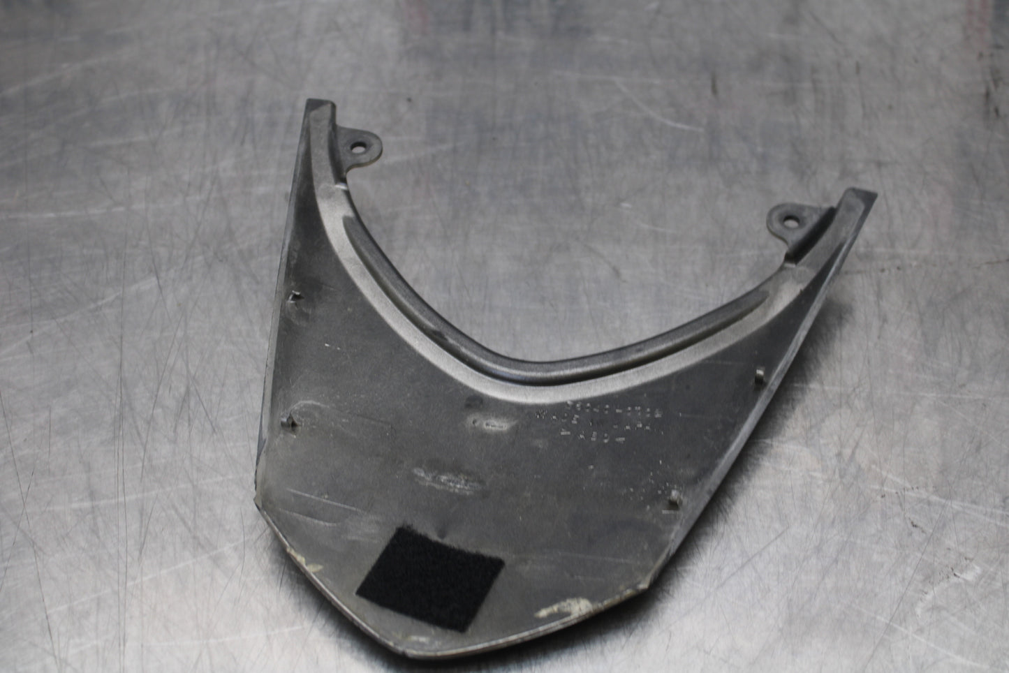 04-05 KAWASAKI NINJA ZX10R CENTER REAR BACK TAIL FAIRING COVER TRIM COWL BB163