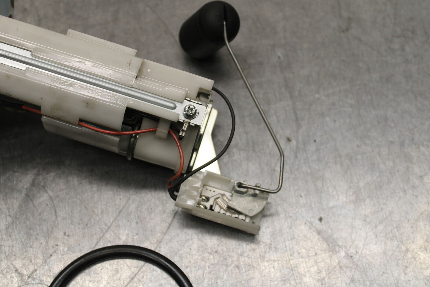 12-13 KAWASAKI Z1000 FUEL PUMP GAS PETROL SENDER UNIT BB743