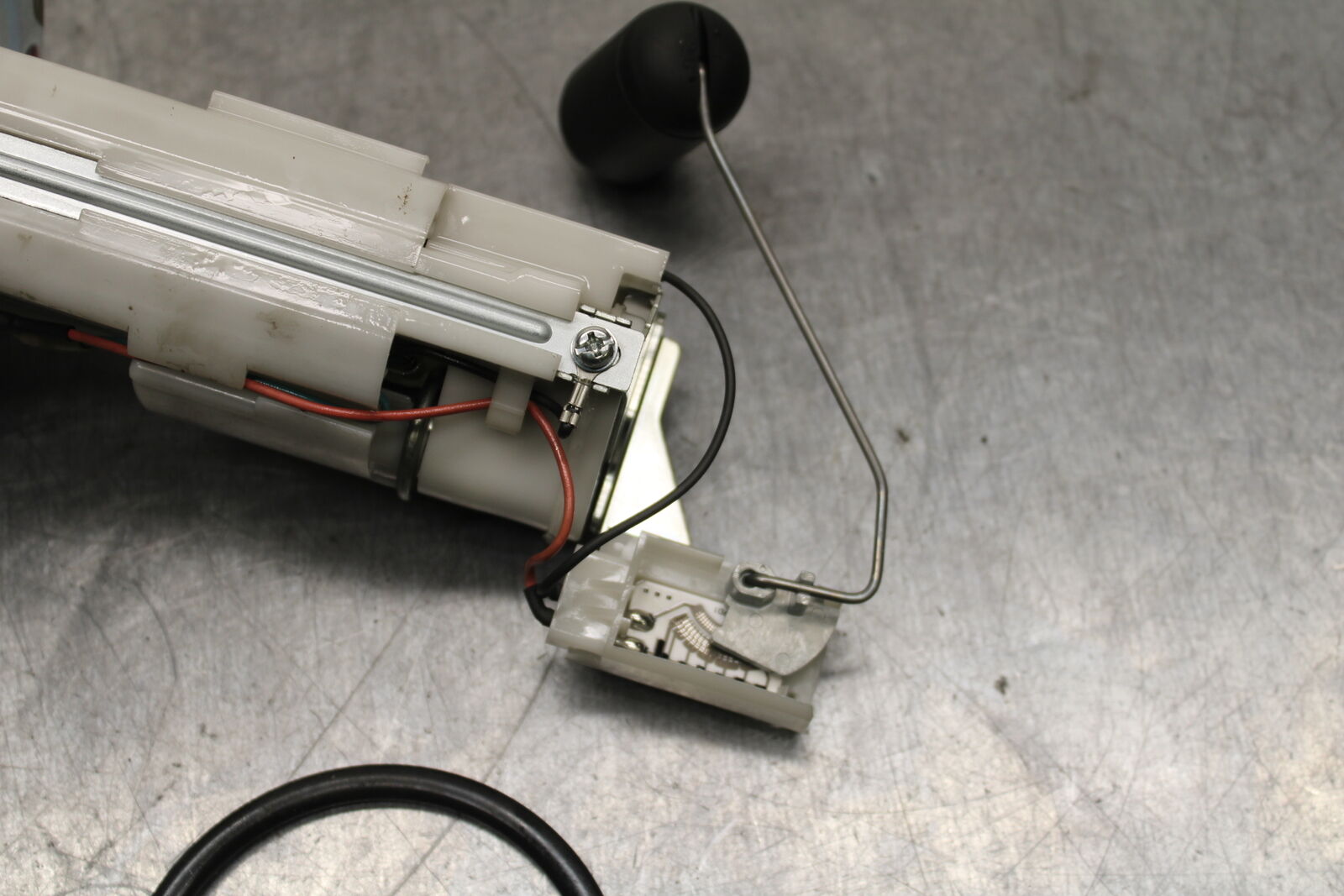 12-13 KAWASAKI Z1000 FUEL PUMP GAS PETROL SENDER UNIT BB743