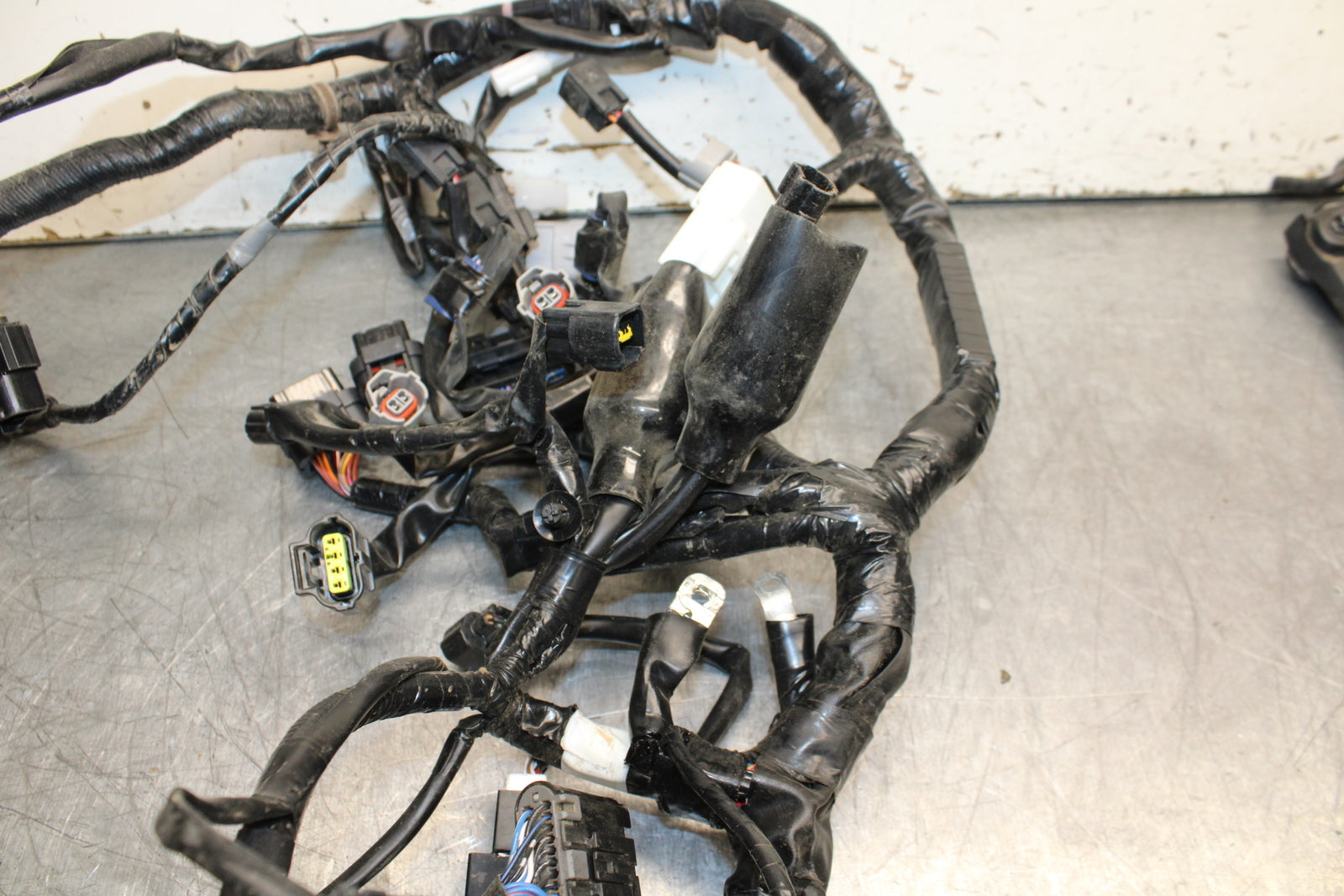 22-24 YAMAHA XSR900 MAIN ENGINE WIRING HARNESS MOTOR WIRE LOOM BB710
