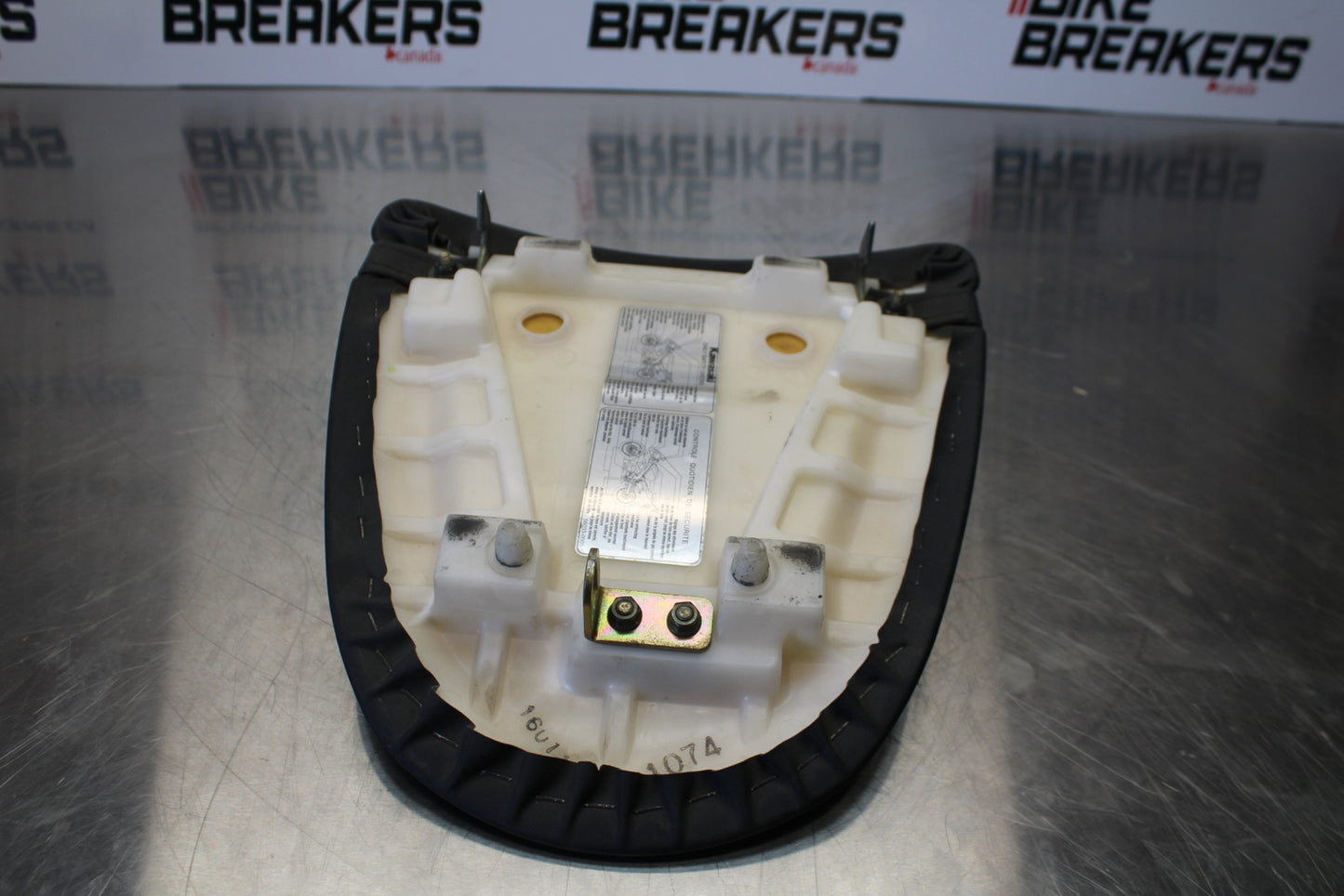 03-04 KAWASAKI NINJA ZX6R REAR BACK PASSENGER TANDEM SEAT PAD SADDLE  BB397