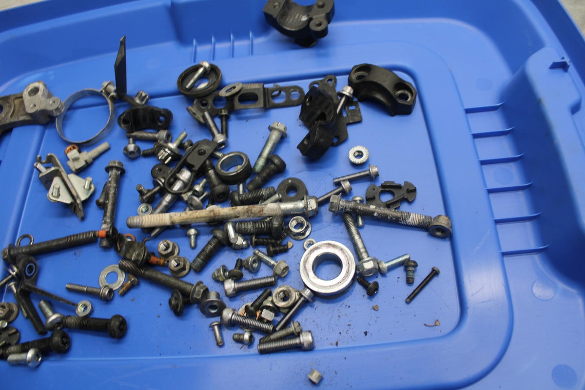 2016 Yamaha XSR900 ABS LEFTOVER BOLTS HARDWARE BRACKET SCREWS BB516