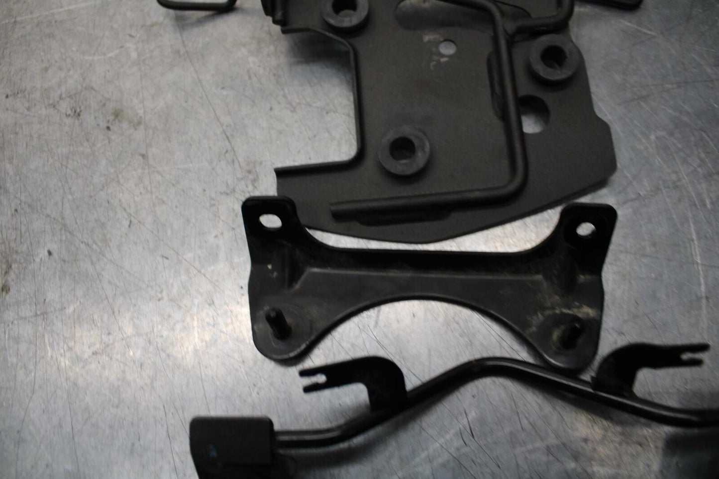 17-20 KAWASAKI Z125 PRO UPPER FAIRING MIRROR GAUGES STAY BRACKET BB74