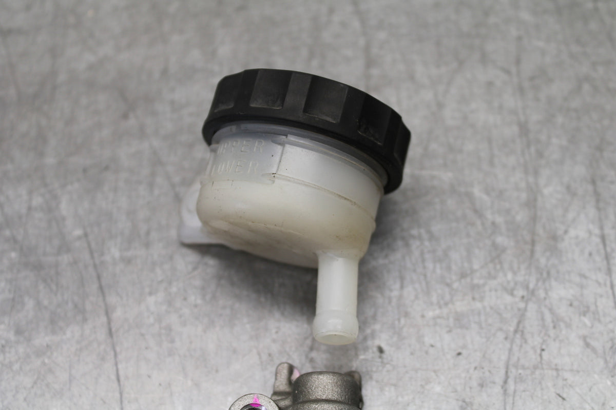12-17 KAWASAKI ER-6N Z650 REAR BACK BRAKE MASTER CYLINDER W RESERVOIR BB709