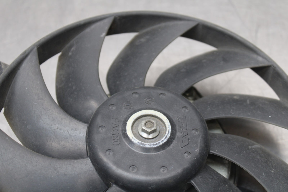 11-26 SUZUKI GSXR750 ENGINE RADIATOR COOLING FAN BB900