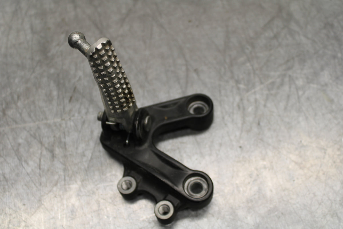 22-24 YAMAHA XSR900 LEFT REARSET REAR SET DRIVER FOOT PEG REST STOP BB710