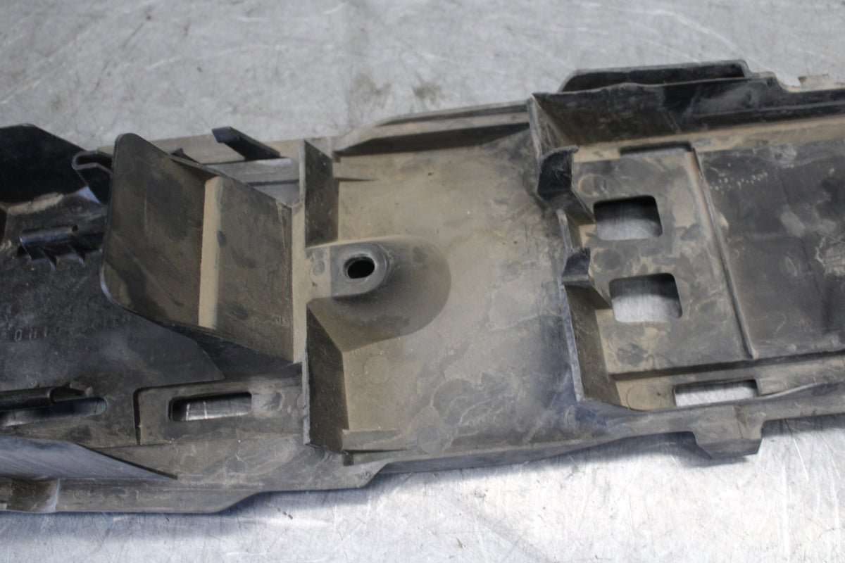 06-07 SUZUKI GSXR 600 REAR BACK TAIL UNDERTAIL BATTERY TRAY PLASTIC BB694