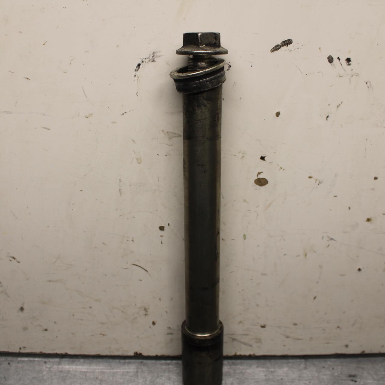 2011 Suzuki GSXR1000 FRONT WHEEL RIM AXLE PIVOT BOLT 54711-41G10 BB96