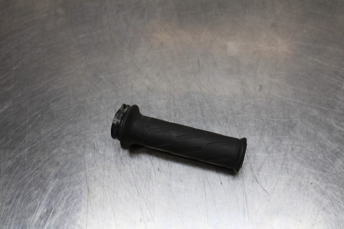 06-07 SUZUKI GSXR 600 RIGHT THROTTLE TUBE GRIP BB170