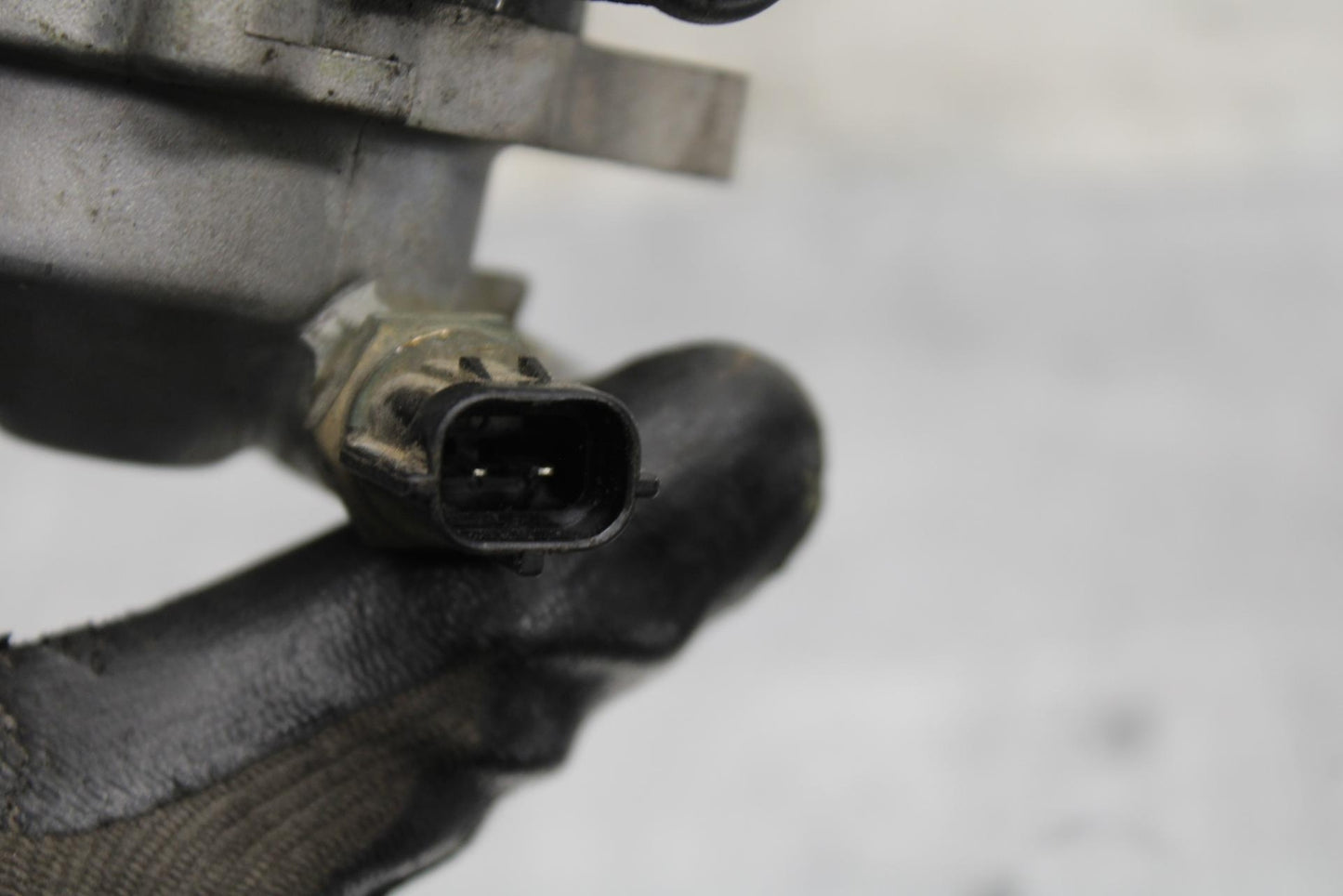 2005 Kawasaki Vulcan 1600 VN1600D COOLANT THERMOSTAT HOUSING BB556