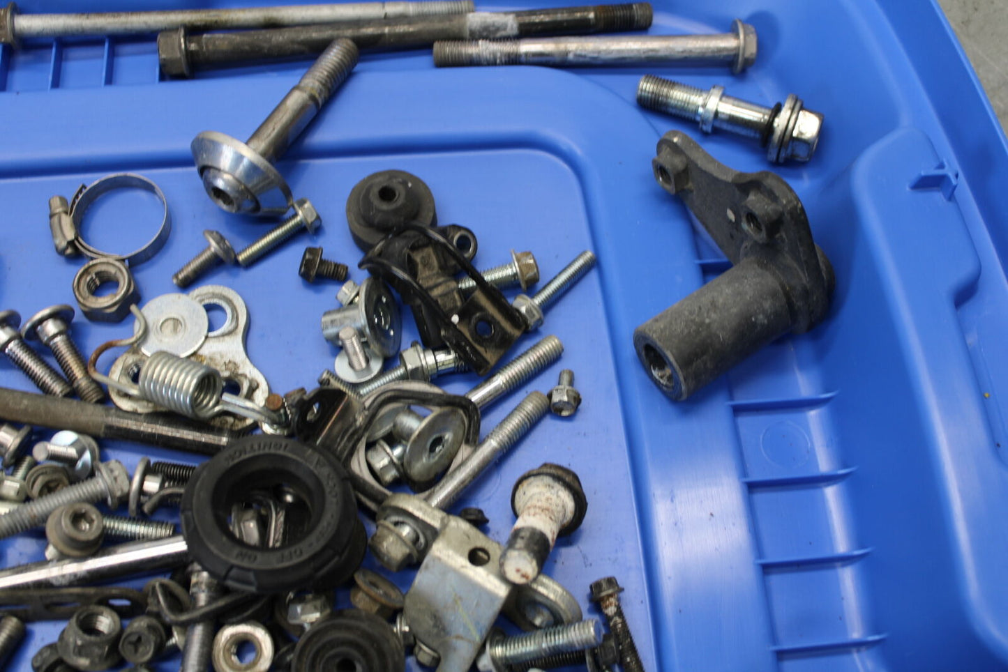 12-17 KAWASAKI ER-6N Z650 MOUNTING BOLTS HARDWARE MOTOR SCREWS BB709