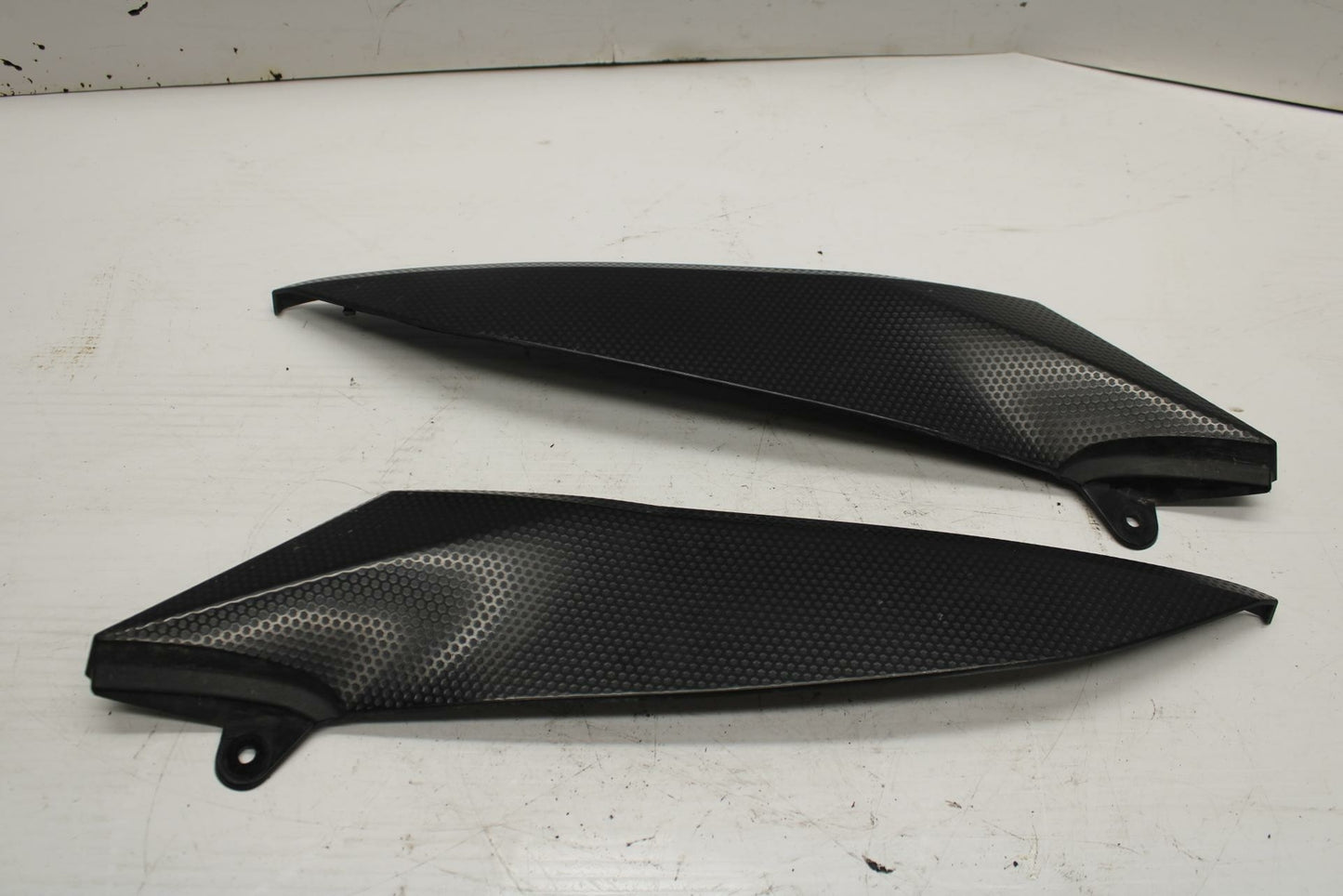06 YAMAHA YZF R1 RIGHT LEFT  SIDE SEAT PANELS TRIMS COWLS FAIRINGS COVER BB282