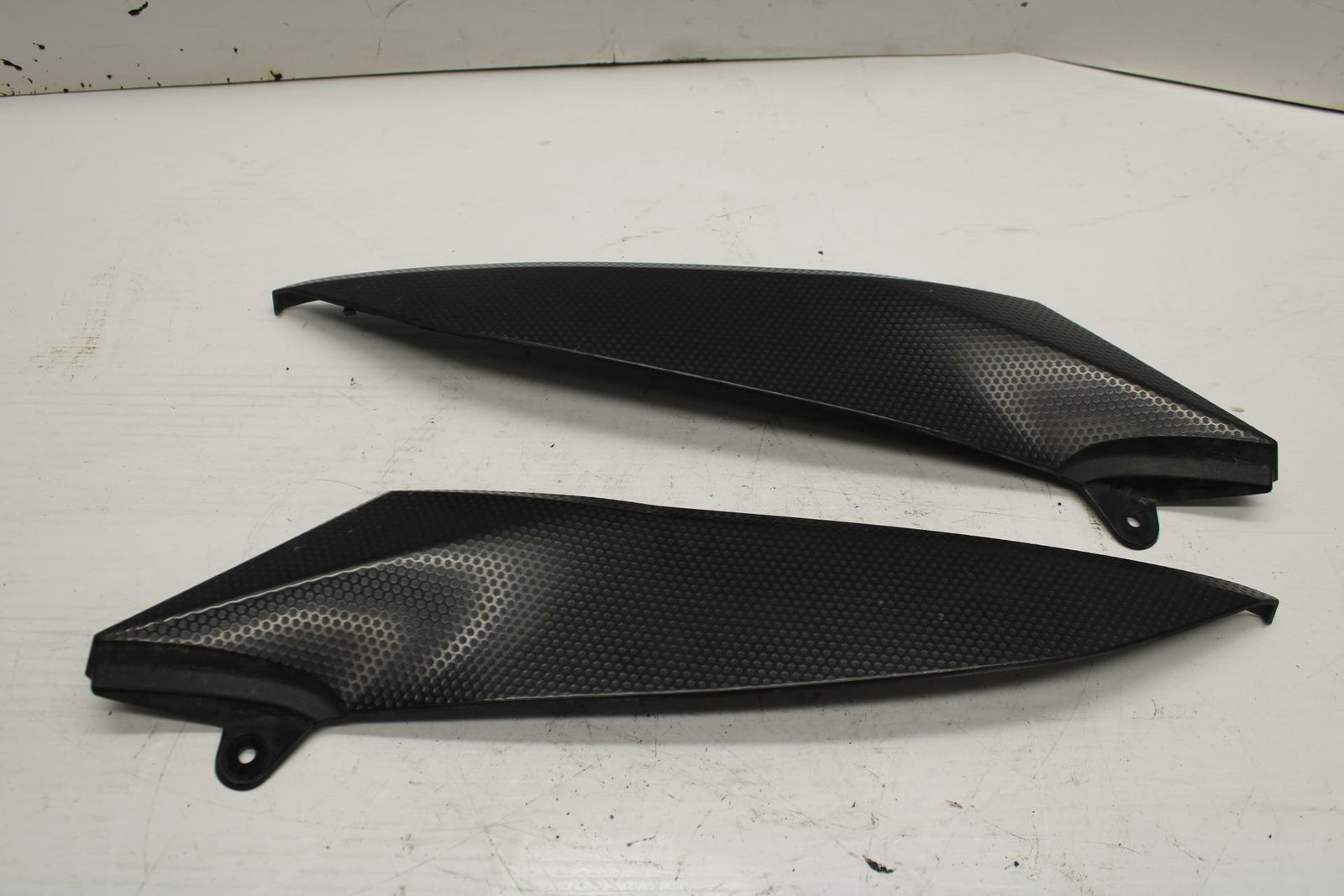 06 YAMAHA YZF R1 RIGHT LEFT  SIDE SEAT PANELS TRIMS COWLS FAIRINGS COVER BB282