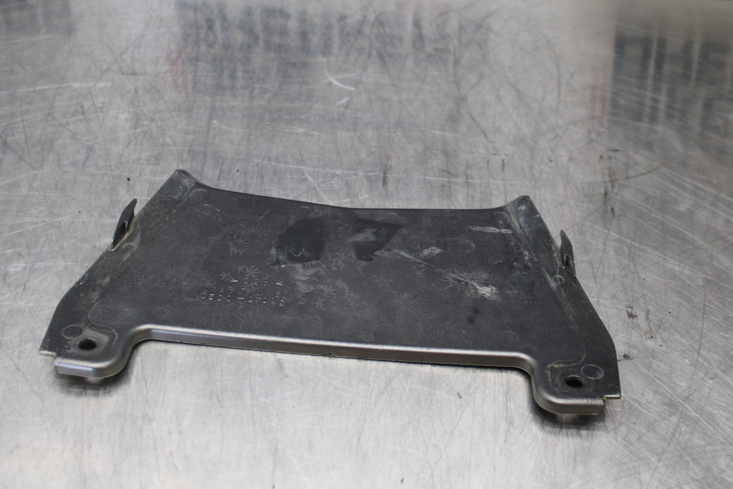 04-05 KAWASAKI NINJA ZX10R CENTER REAR BACK TAIL FAIRING COVER BB163