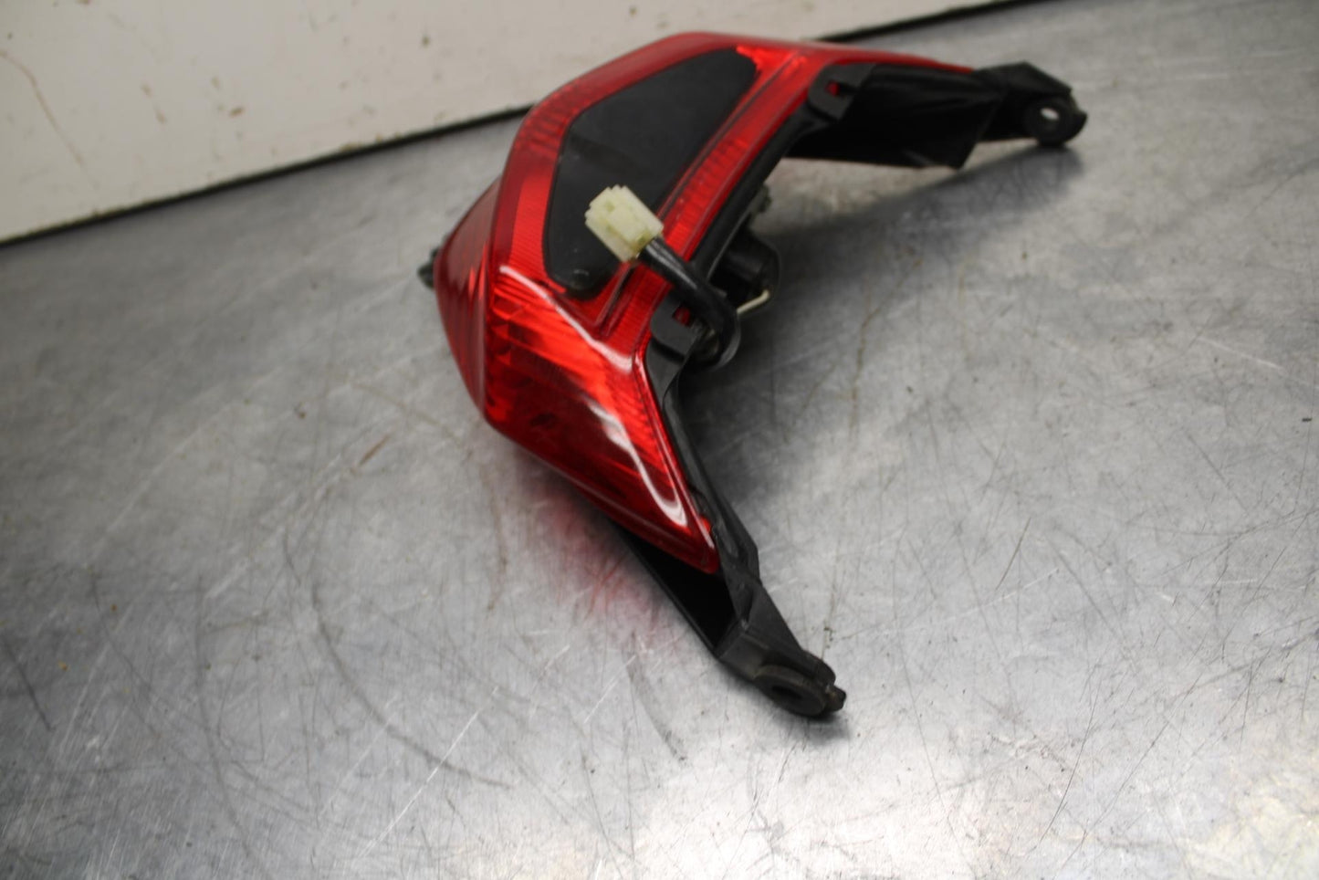 07-12 SUZUKI BANDIT GSF 650 F GSX650F/ REAR TAIL TAILLIGHT BACK BRAKE LIGHT BB90