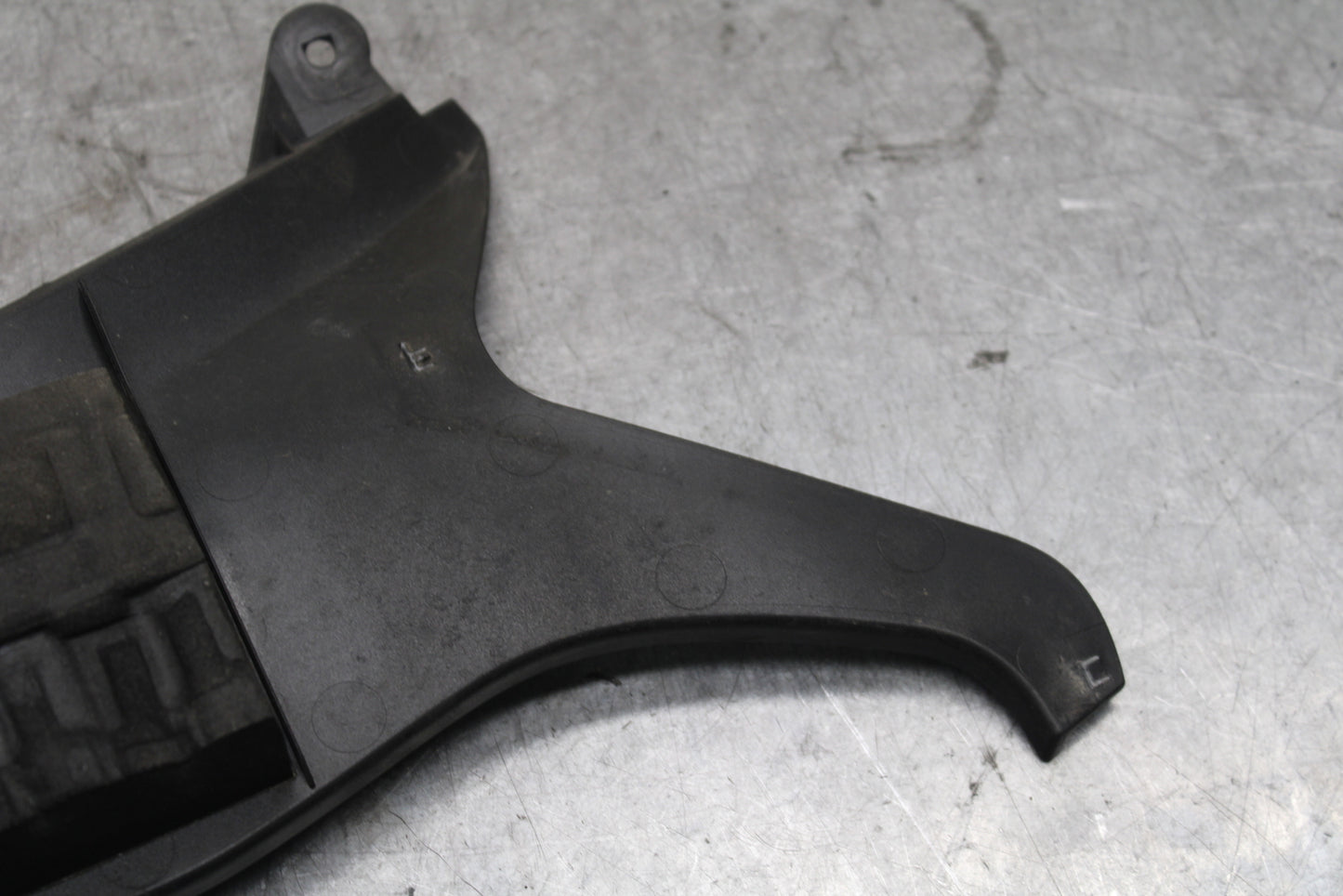 13-18 KAWASAKI NINJA ZX6R CENTER REAR BACK TAIL FAIRING COWL  BB682