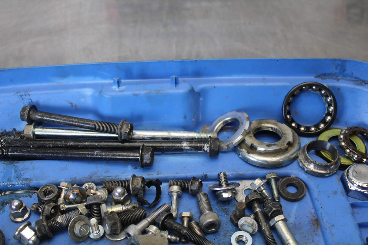 14 HONDA SHADOW 750 VT750C2B LEFTOVER MOUNTING BOLTS HARDWARE SCREWS BB867
