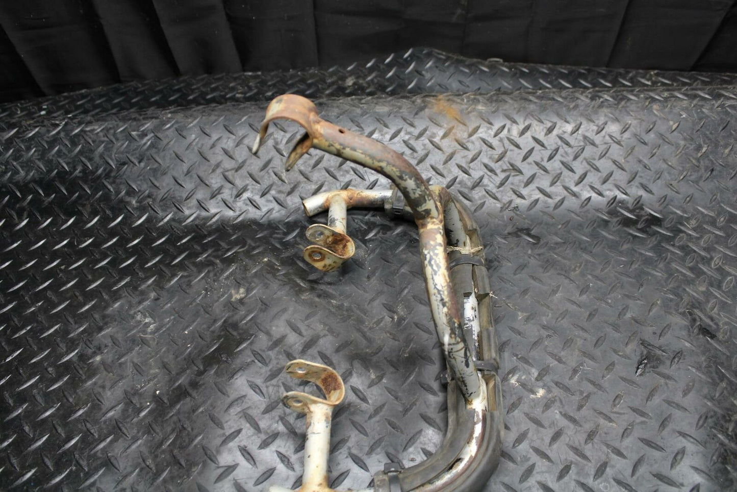 85-86 SUZUKI QUADRACER 250 FRONT BUMPER BB210