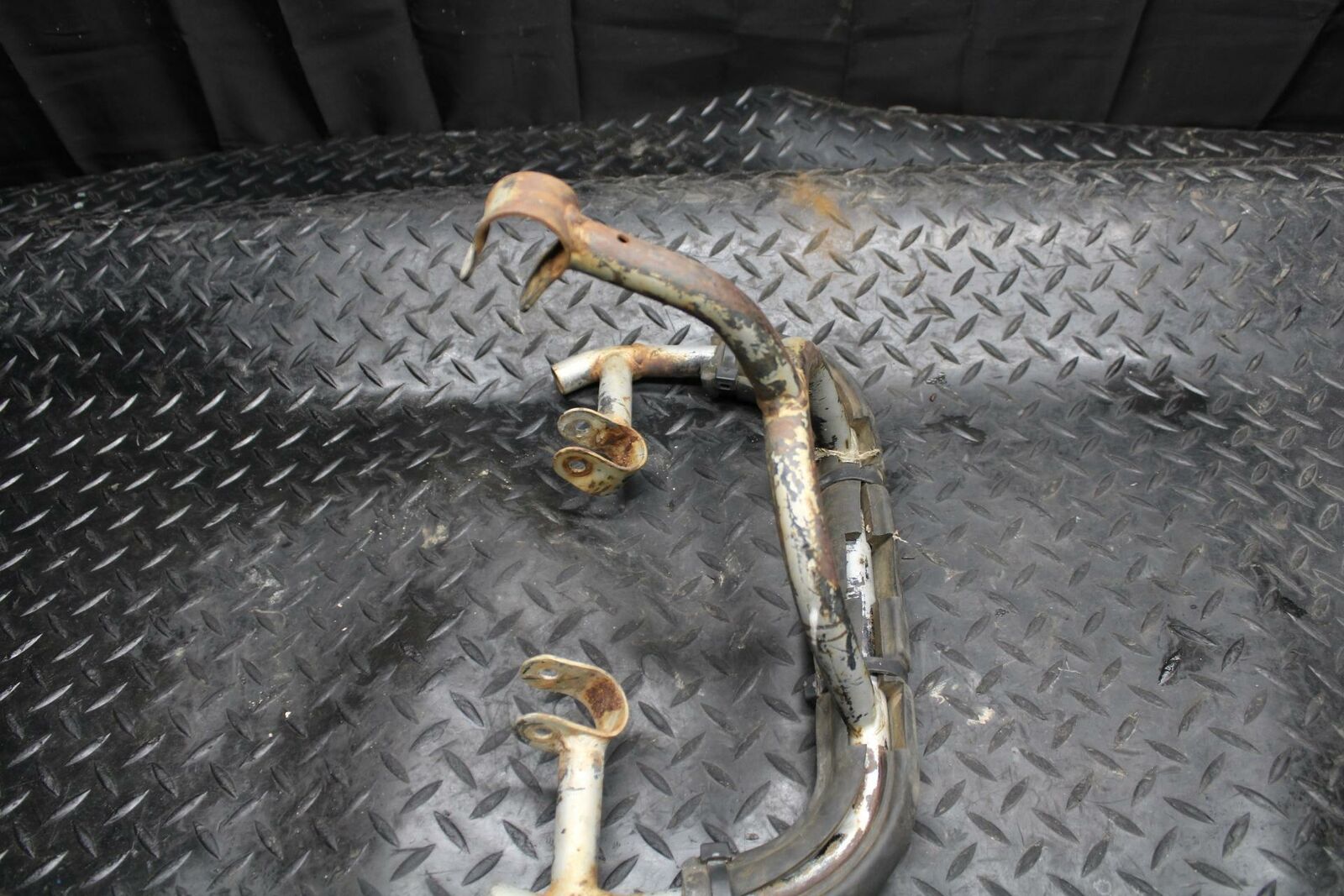 85-86 SUZUKI QUADRACER 250 FRONT BUMPER BB210