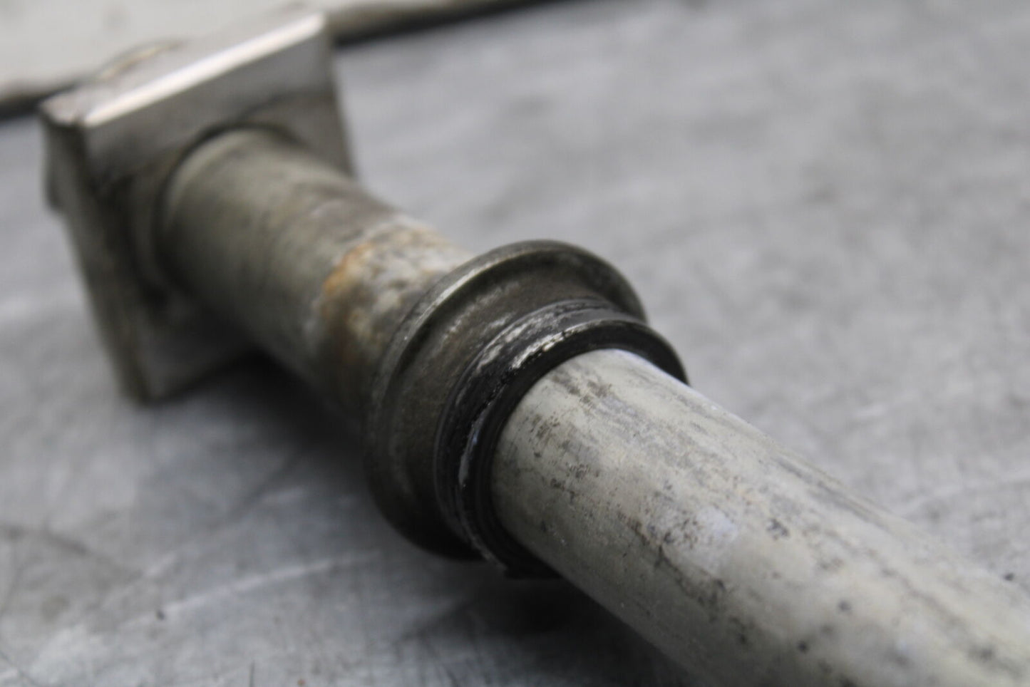 13-18 KAWASAKI NINJA ZX6R REAR AXLE BACK RIM PIVOT BOLT AXEL 41068-0613 BB666