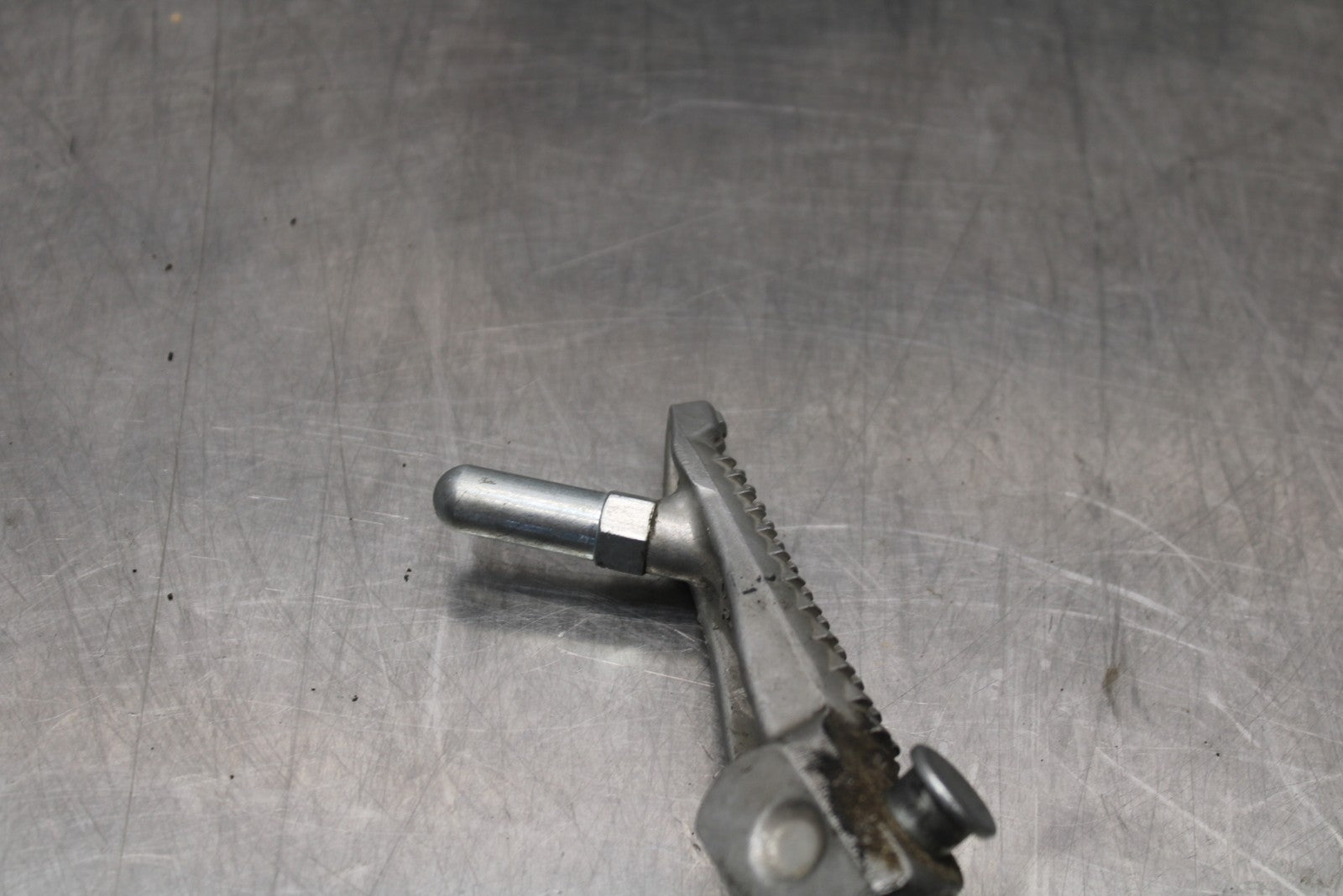 13-17 KAWASAKI NINJA 300 EX300 ABS RIGHT FRONT FOOT REST PEG STEP BB187