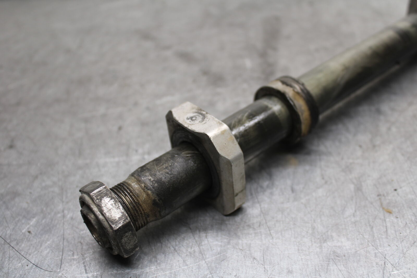 08-10 SUZUKI GSXR 600 REAR AXLE BACK WHEEL RIM PIVOT BOLT AXEL  BB721