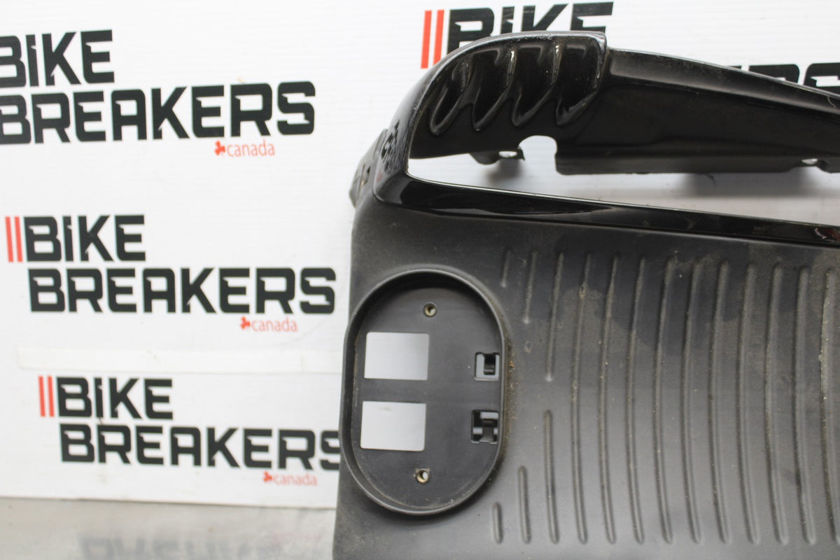 09-17 HARLEY-DAVIDSON V-ROD RADIATOR GRILLE GRILL SHIELD GUARD BB886