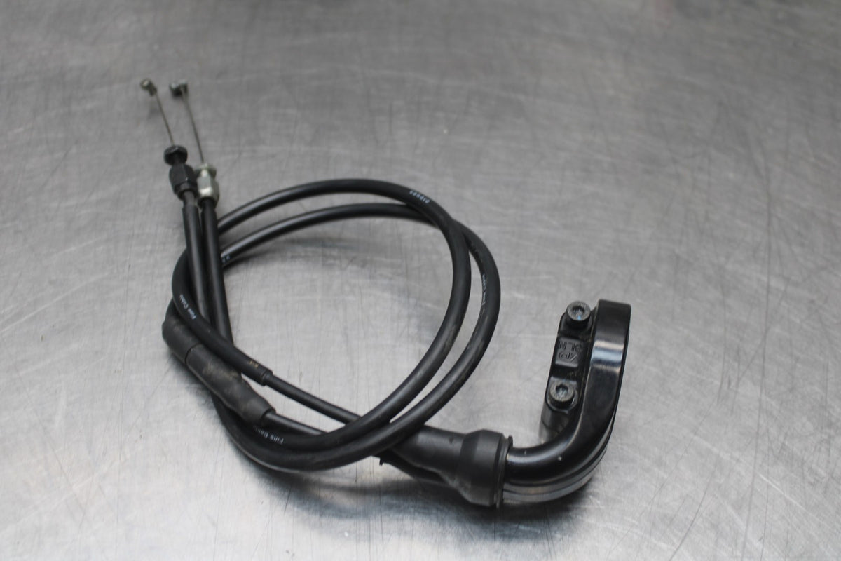 13 YAMAHA YZF R1 THROTTLE CABLE LINE HOUSING GUIDE BB781
