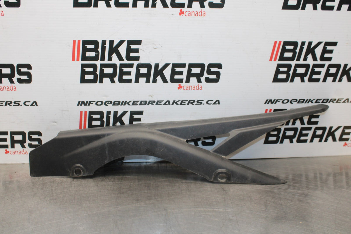 23 YAMAHA YZF R3 REAR BACK DRIVE CHAIN GUARD COVER SHIELD BB806