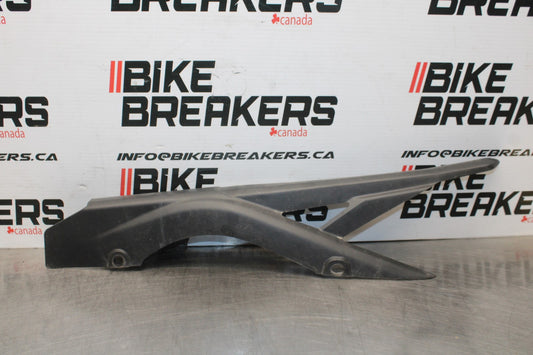 23 YAMAHA YZF R3 REAR BACK DRIVE CHAIN GUARD COVER SHIELD BB806