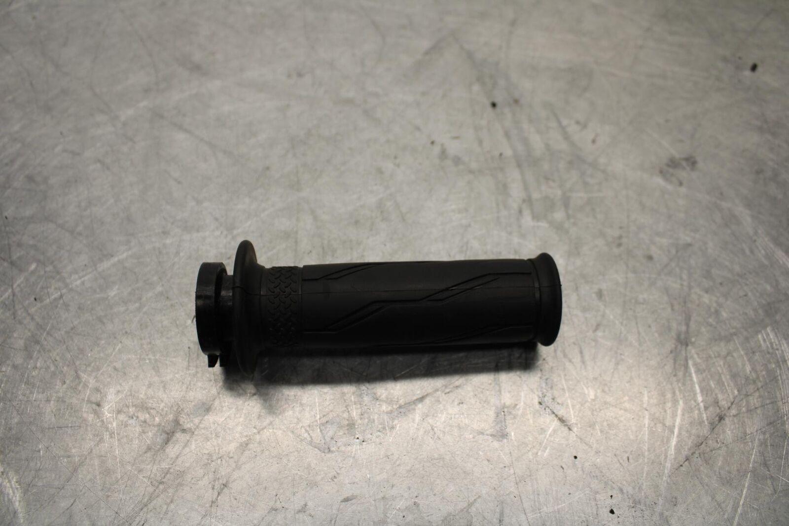 17-18 YAMAHA YZF R3 THROTTLE CABLE LINE HOUSING GUIDE BB438