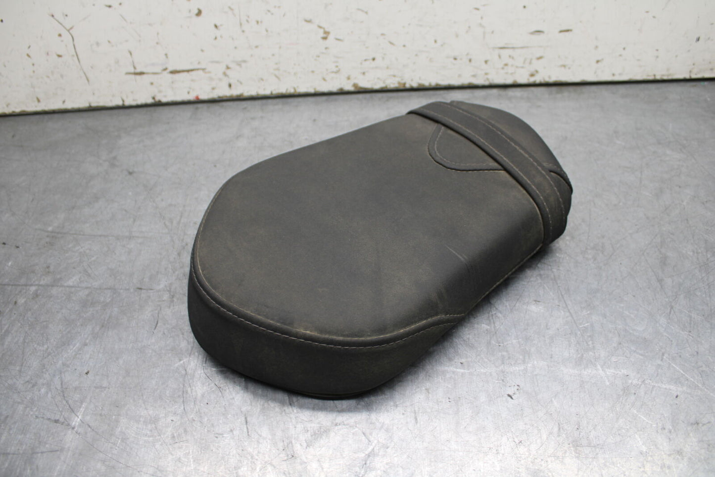 17-24 YAMAHA BOLT XVS950 REAR BACK PASSENGER SEAT BB729