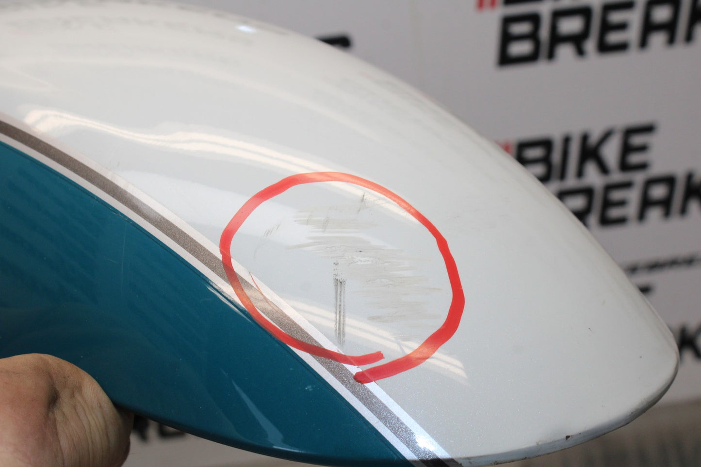 08 KAWASAKI VULCAN 900 FRONT WHEEL FENDER BB184