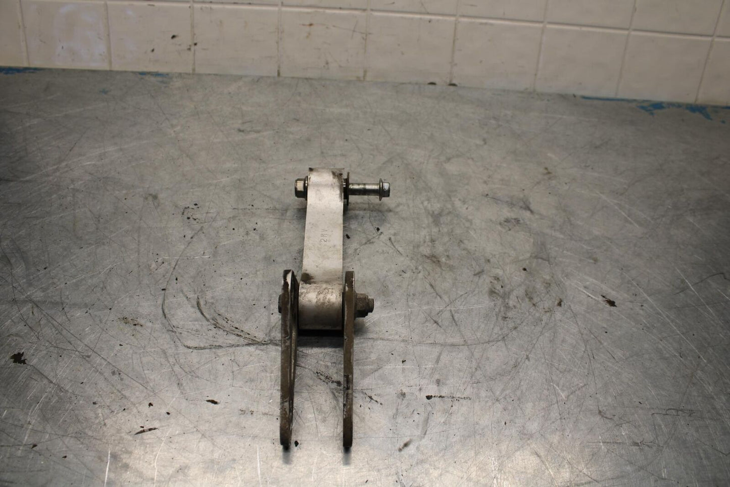 09-16 SUZUKI GSXR1000 REAR DOGBONE SHOCK LINKAGE LINK BB439 