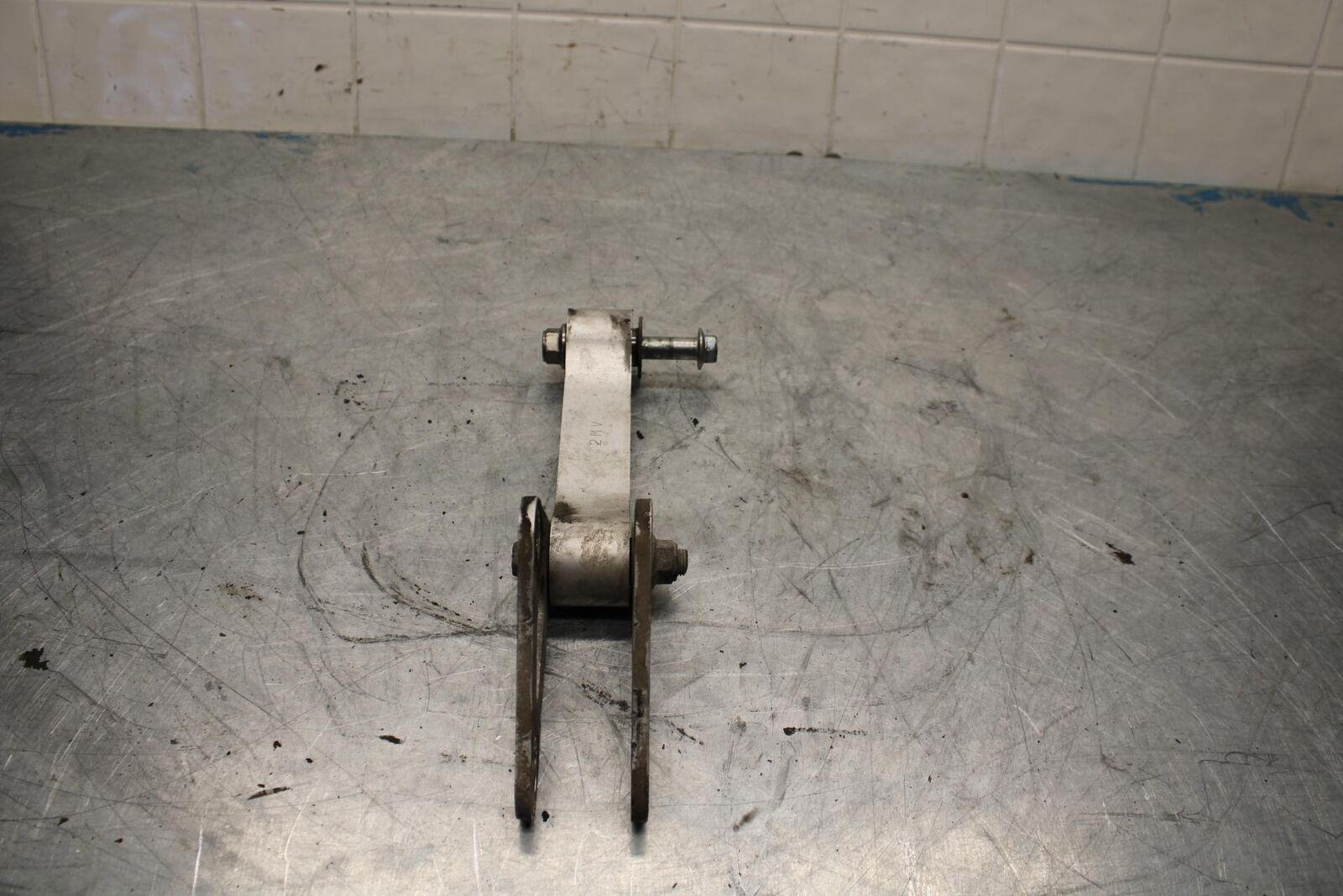 09-16 SUZUKI GSXR1000 REAR DOGBONE SHOCK LINKAGE LINK BB439 