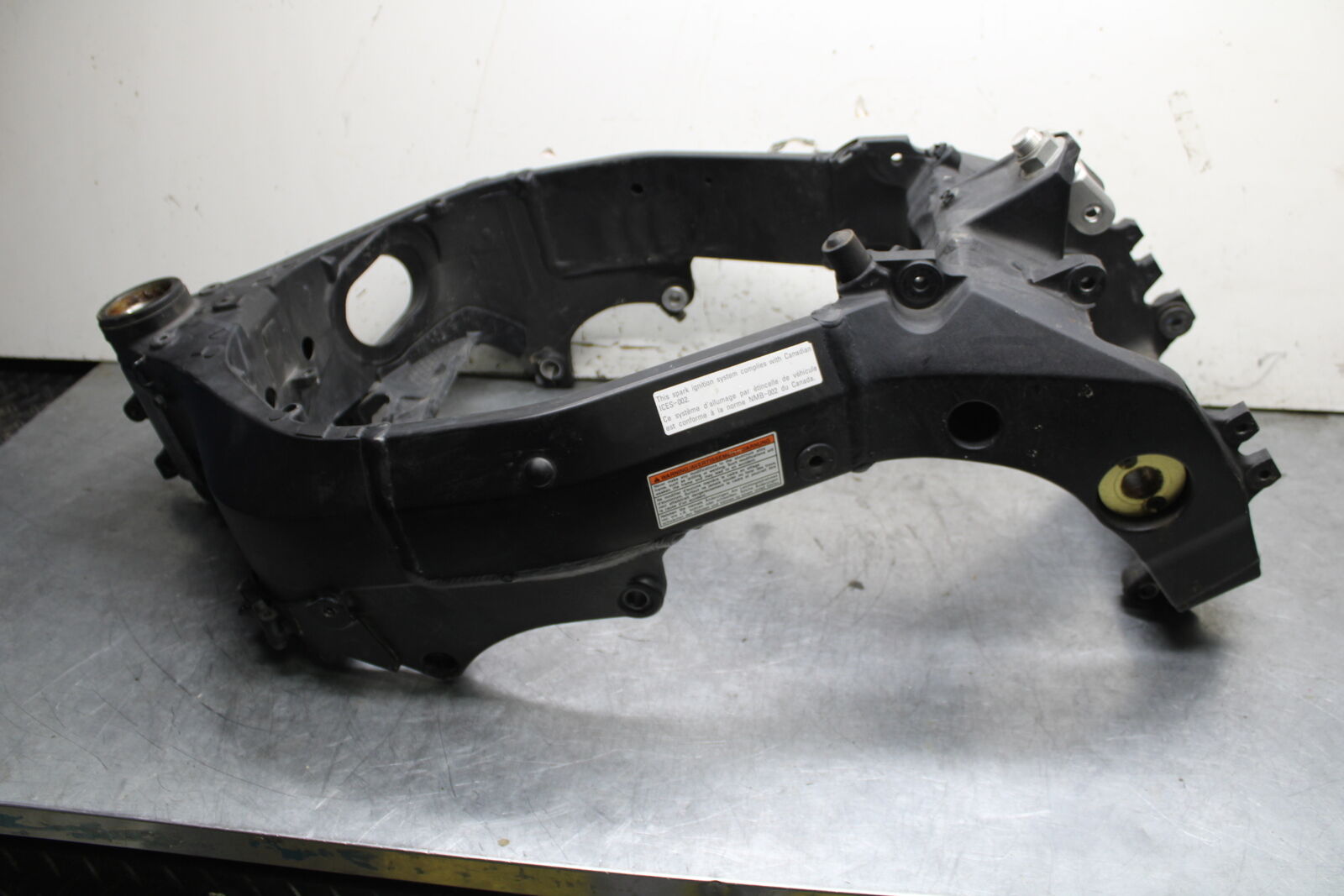 05-06 SUZUKI GSXR1000 FRAME CHASSIS BB677