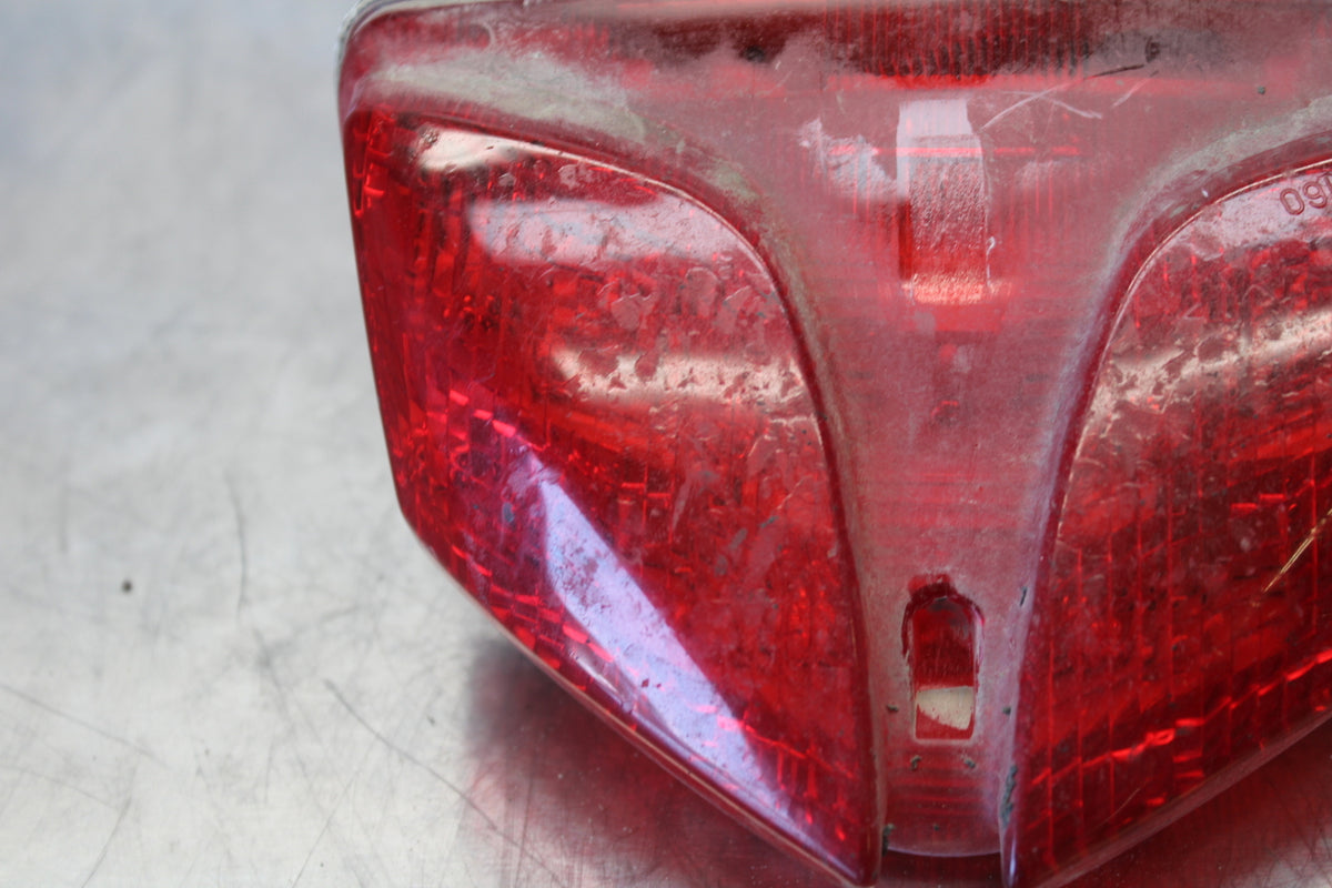 11 SUZUKI GSXR1000 REAR TAIL TAILLIGHT BACK BRAKE LIGHT BB142