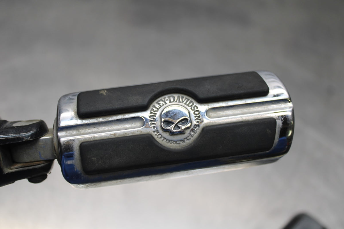 08 HARLEY-DAVIDSON SPORTSTER 1200 REAR PASSENGER FOOT STEP PEG SET BB794