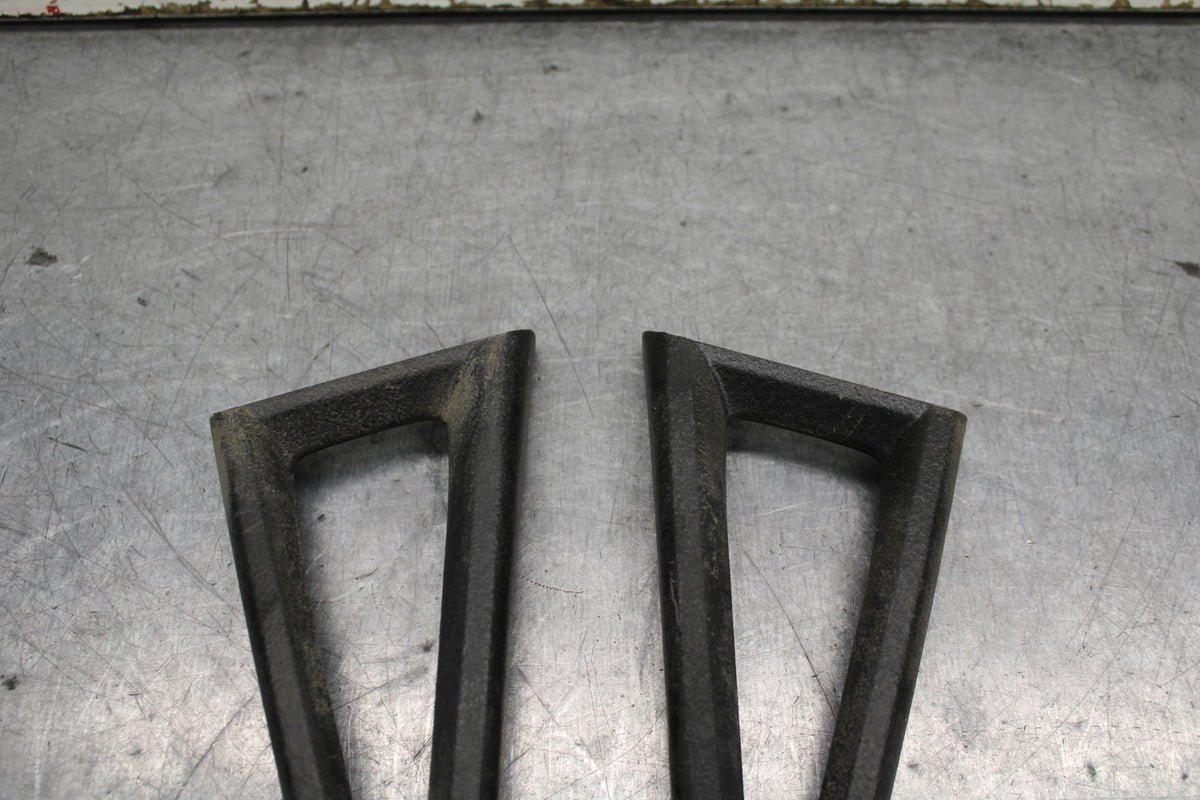06-07 YAMAHA YZF R6 REAR BACK PASSENGER PEG SET PAIR BB742