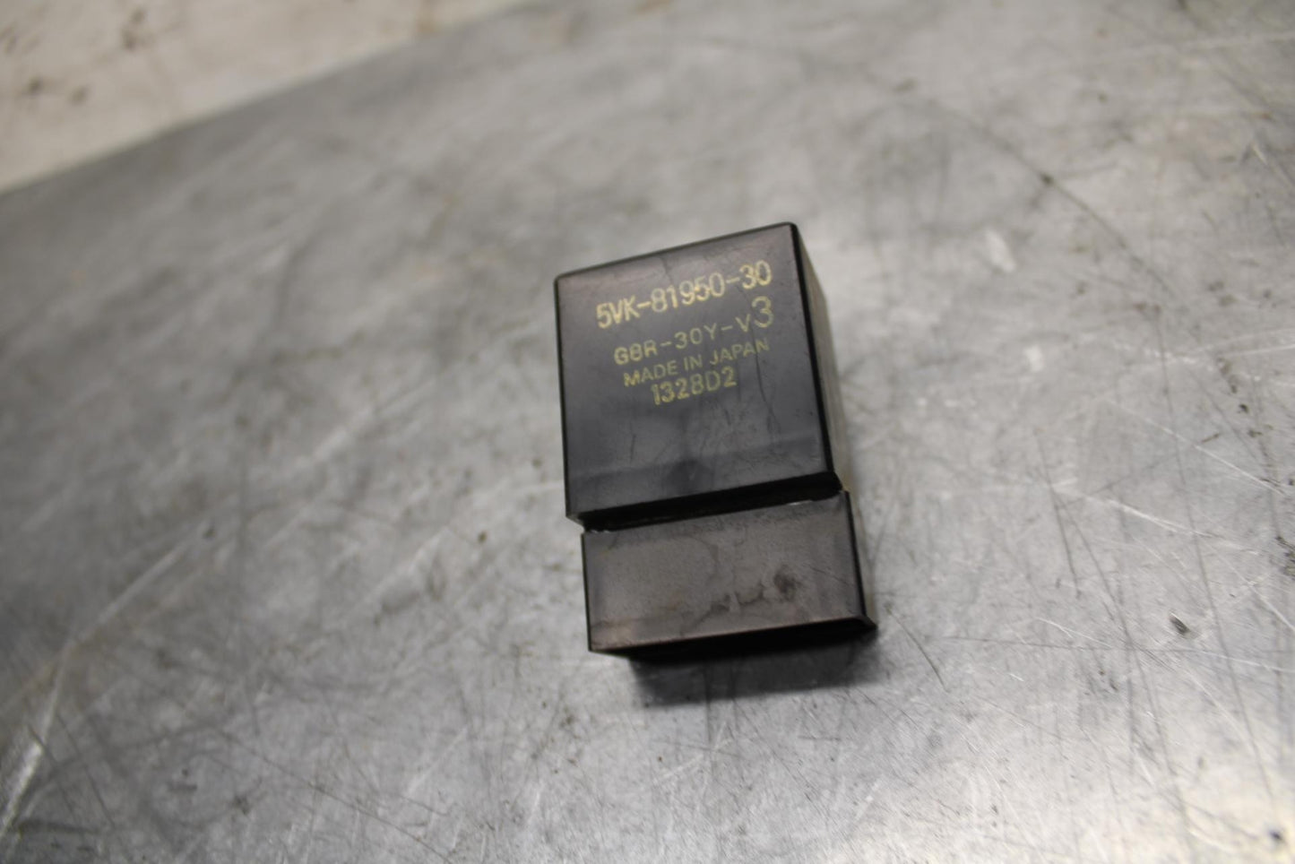 18 YAMAHA YZF R1  RELAY ASSEMBLY FUSE BOX FUEL PUMP BB473