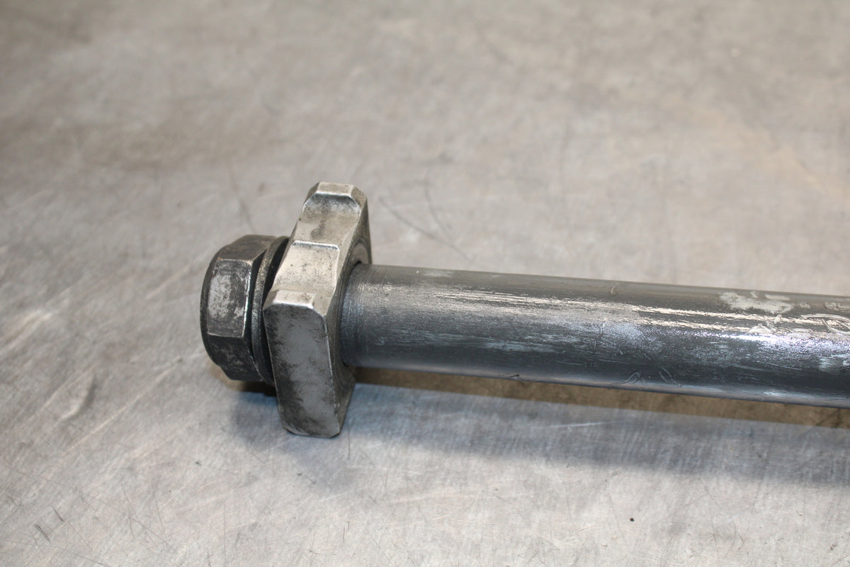 06-07 HONDA CBR1000RR REAR AXLE BACK WHEEL RIM PIVOT BOLT AXEL BB756