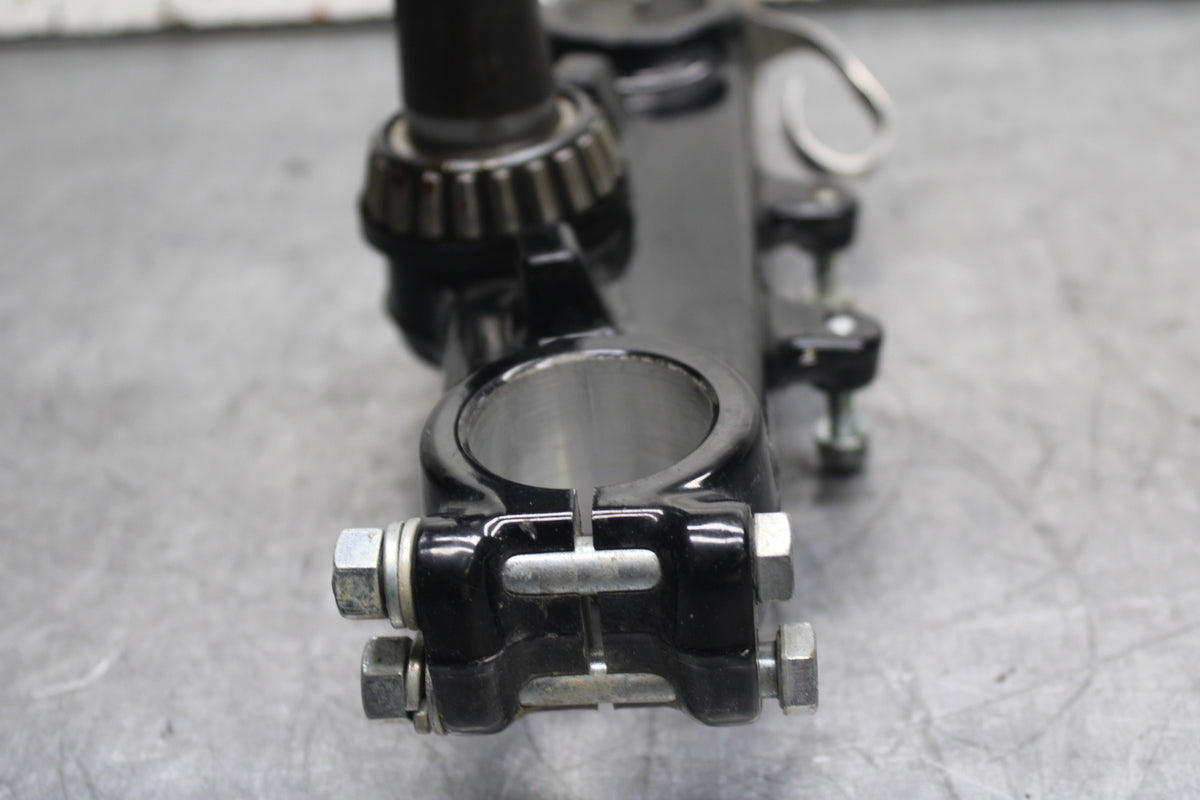 82-83 YAMAHA IT175 FRONT FORKS CLAMP LOWER TRIPLE TREE STEM BB108