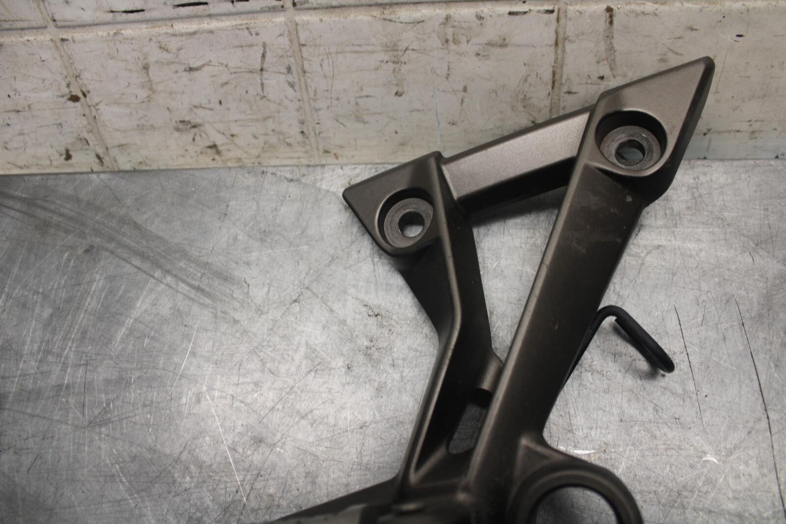 2015 Kawasaki Ninja 300  ABS RIGHT REAR BACK PASSENGER PEG 35063-1000 BB518