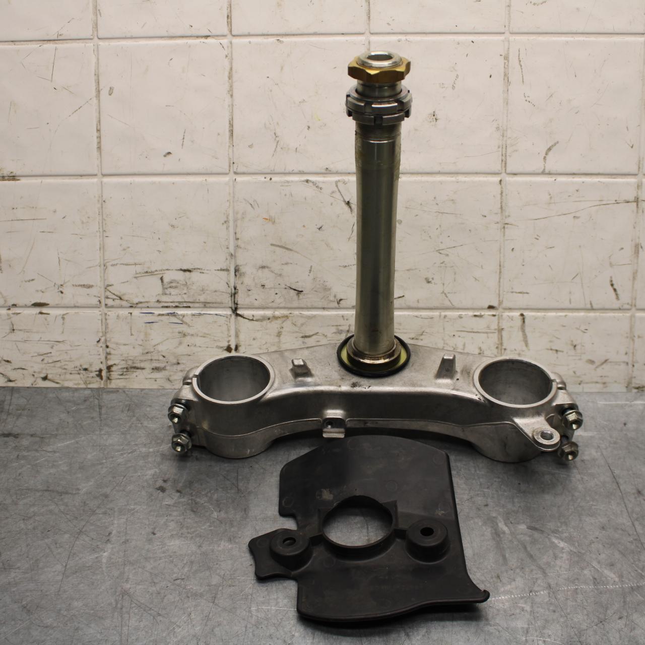 11-23 SUZUKI GSXR 750 FRONT FORKS CLAMP LOWER TRIPLE TREE STEM BB55