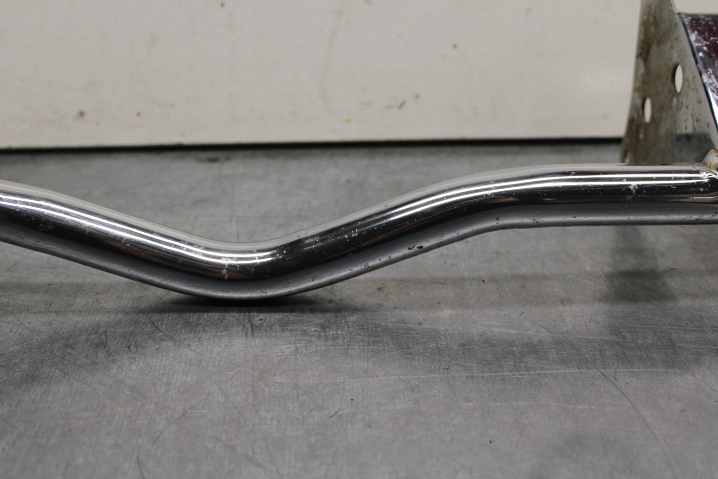 03-08 KAWASAKI VULCAN 1600 FRONT TURN SIGNAL BAR MOUNT BRACKET BB754