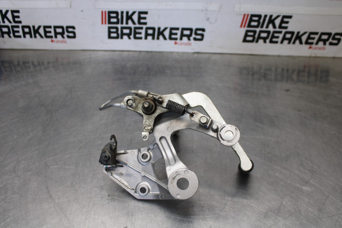 15-17 YAMAHA FJ09 RIGHT REARSET REAR SET DRIVER FOOT PEG REST STOP BB906