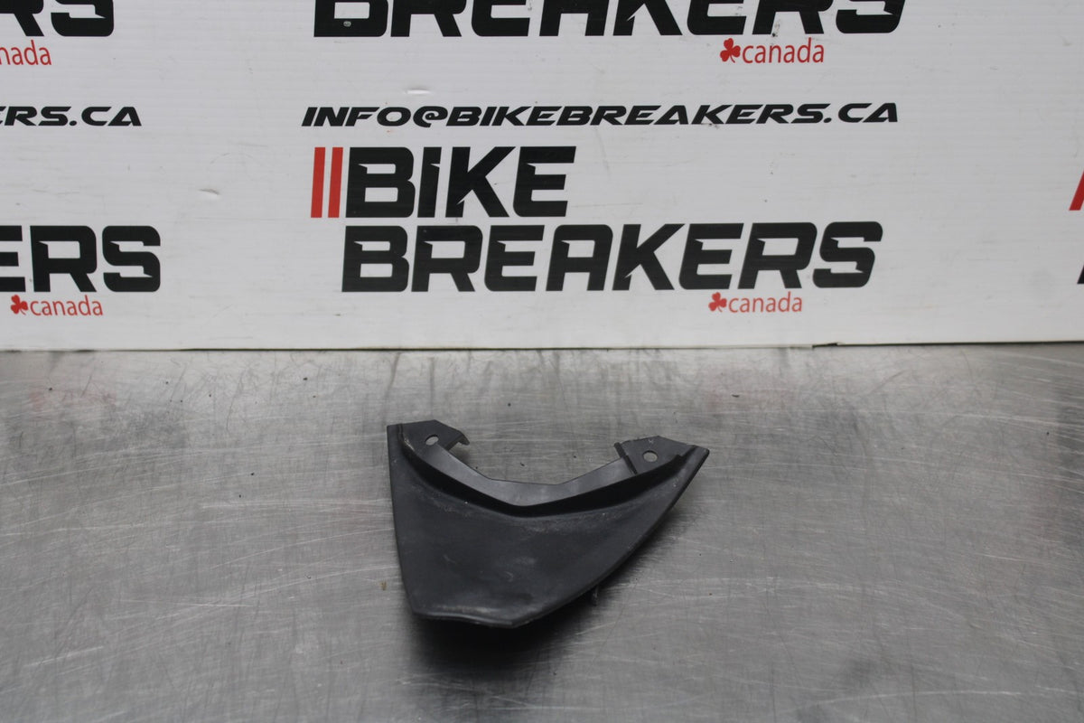 22-25 YAMAHA YZF R7 CENTER REAR BACK TAIL FAIRING COVER TRIM COWL BB850-B